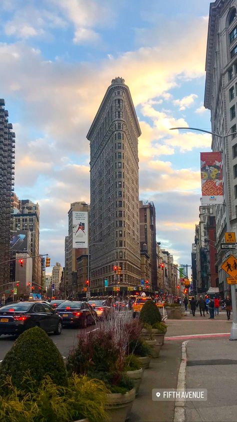 Fifth Avenue Nyc Aesthetic, Nyc Dump, Manhattan Aesthetic, Fifth Avenue Nyc, New York From Above, 5th Avenue Nyc, Flat Iron Building, New York Summer, New York City Photos