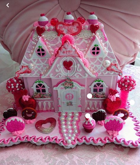 Christmas Decor Trends, Gingerbread Diy, Diy Valentine's Day Decorations, Gingerbread Crafts, Gingerbread Christmas Decor, Gingerbread House Decorations, Dollhouse Christmas, Gingerbread Decorations, Diy Valentines Decorations