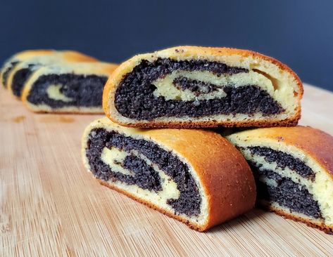 Keto Poppy Seed Rolls Poppy Seed Roll, Poppy Seed Filling, Almond Milk Cheese, Chili Pepper Recipes, Keto Baking, Diary Free, Poppy Seed Cake, Ukrainian Recipes, Diet Healthy