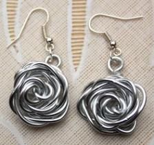 Jewelry Craft Ideas - Pandahall.com Wire Wrapped Jewelry Ideas, Aluminum Wire Jewelry, Wire Rose, Wire Jewelry Patterns, Wire Jewelry Rings, Wire Jewelery, Wire Wrapped Jewelry Tutorials, Wire Jewelry Designs, Wire Ring