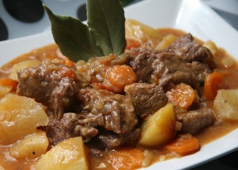 Carne guisada, receta paso a paso Carne Guisada Recipe, Carne Guisada, Vegetable Drinks, Healthy Eating Tips, Daily Meals, Healthy Nutrition, Meat Recipes, Real Food Recipes, Beef Recipes