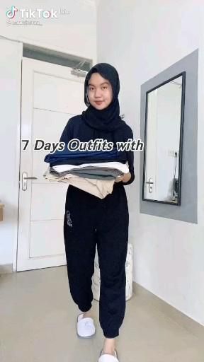 Outfit Ngegym, Basic Pants Outfit, Style Jogging Hijab, Ootd Jogger Pants Hijab, Ootd Kuliah Hijab Simple, Student Outfit University Hijab, Outfit Celana Joger Hijab, Outfit Kampus Hijab Casual, Outfit Utbk