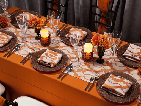 African Traditional Wedding Decoration, Orange Dining Room, Dining Room Table Settings, Fall Harvest Party, Table Cloth Decorations, Burnt Orange Weddings, Orange Table, Traditional Wedding Decor, Dinner Party Themes