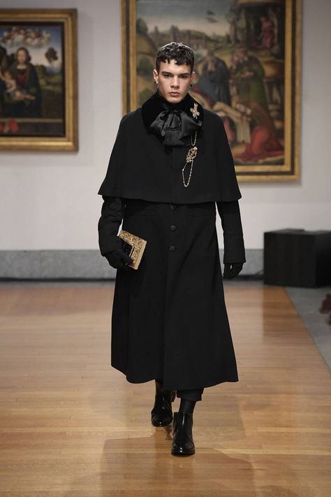 Dolce & Gabbana Alta Sartoria Channels Regal Booksmart Style with Pre-Fall '20 Collection Coat With Cape, Male Coat, Man Style, Couture Collection, Pre Fall, Italian Fashion, Runway Fashion, A Man, High Fashion