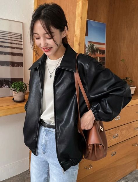 Leather Jacket Korean Outfit, Korean Leather Jacket Outfit, Leather Jacket Korean, Pu Leather Jacket, Leather Jacket Outfits, Late Fall, 가을 패션, Casual Style Outfits, Korean Outfits