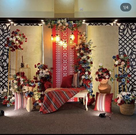 Henna Ceremony Decor, Henna Night Backdrop, Jordanian Henna Party, Henna Party Ideas, Henna Party Decorations, Henna Night Decoration, Iraqi Henna Party, Yemeni Wedding Decoration, Henna Decoration Ideas Decor