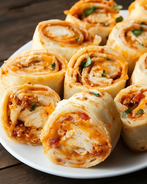 These Chicken Taco Pinwheels are the perfect party snack, lunchbox treat, or quick-and-easy appetizer. Packed with creamy, zesty flavors and tender chicken, these bite-sized delights are always a crowd-pleaser. Plus, they’re so simple to make, you’ll have them ready in no time! Chicken Taco Pinwheels, Fluffernutter Cookies, Taco Pinwheels, Chip Dip Recipes, Sweet Potato Cornbread, Pumpkin Crunch Cake, Pumpkin Crunch, Cornbread Easy, Lunchbox Treats