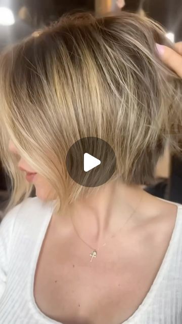 Soft Textured Bob, Messy Chin Length Bob Hairstyles, Scruffy Bob Hairstyles, Bobby Haircut, Butterfly Bob Haircut Short, Short Voluminous Bob, Sandy Blonde Bob Hair, Short 70s Hair Bob Haircuts, Summer Evans Hair