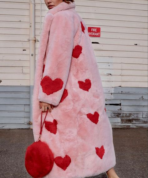 Mode Harajuku, Pink Fur Coat, Faux Coat, Pink Fur, Pink Coat, Valentine's Day Outfit, Red Hearts, Rilakkuma, Look Vintage