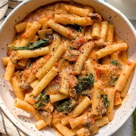 Low Sodium Baked Ziti Pasta - Low So Recipes Low Sodium Pasta Recipes, Low Sodium Chili Recipe, Low Salt Dinners, Low Sodium Chili, Low Sodium Cheese, High Blood Pressure Diet Meals, Sodium Foods, Heart Healthy Recipes Low Sodium, Low Salt Recipes