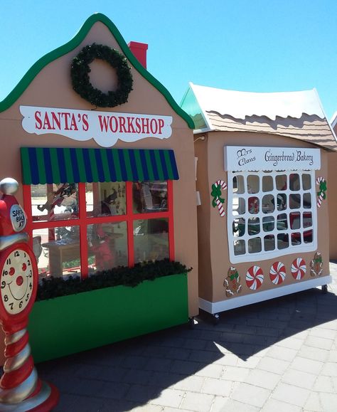 Christmas Santa Workshop Ideas, Santa’s Workshop Christmas Parade Float, Santa’s Workshop Outdoor Decor, Santa Workshop Photo Shoot, North Pole Office Decoration Ideas, Meet Santa Display, Diy Santa’s Workshop, Santa's Workshop Window Display, The North Pole Decorations