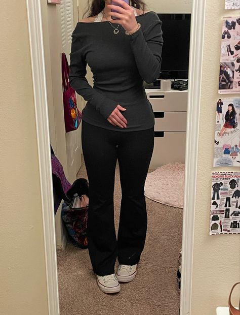 2020 Clothing Trends, Gray Undershirt Outfit, Plain Y2k Outfit, Clothes For Thick Waisted Women, Alaina Gilbert Outfits, Black Pants And Converse Outfits, No Stomach Outfits, Outfits With Off The Shoulder Tops, Outfit Looks Ideas