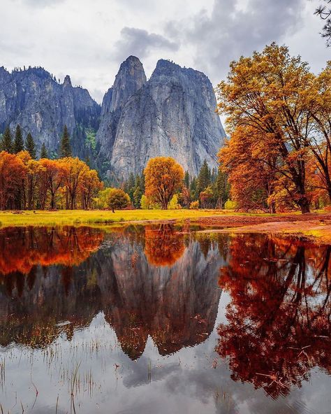 Yosemite National Park Reflection Pictures, Yosemite Falls, Image Nature, California National Parks, Yosemite Valley, Autumn Scenery, Yosemite National, Yosemite National Park, Best Vacations