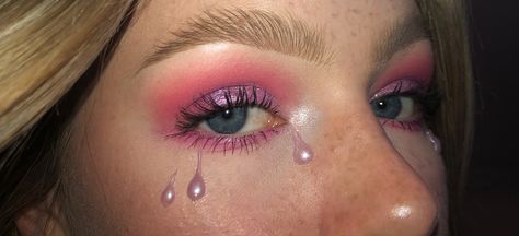 #makeup #creative #creativemakeup #tears #eyeshadow Tear Make Up Eyes, Teardrop Makeup, Mystery Ideas, Make Up Eyes, Makeup Creative, Pastel Makeup, Music Cover, Pony Club, Music Covers