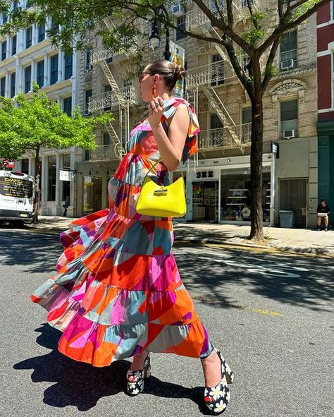 Caroline Vazzana on Instagram: "This is your sign to wear more color🌈🌤️🐠💃🏼" Caroline Vazzana, Caroline Polacheck Desire I Want To Turn Into You Photoshoot, Caroline In The City, Carine Roitfeld Editorial Vogue Paris, Chef Kiss, Dream Girl, Creative Fashion, Kiss, Chef