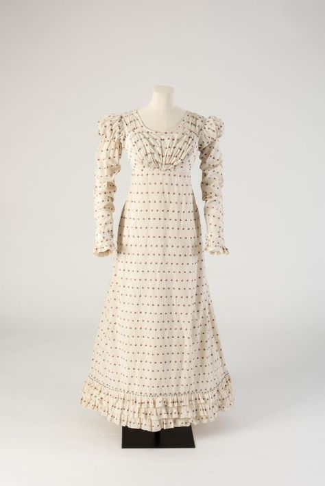 Dress, 1816From the Fashion Museum, Bath on Twitter 19th Century Dresses, Cotton Frock, Fashion Museum, Regency Gown, Regency Era Fashion, Cotton Frocks, Museum Fashion, 1800s Fashion, Century Dress