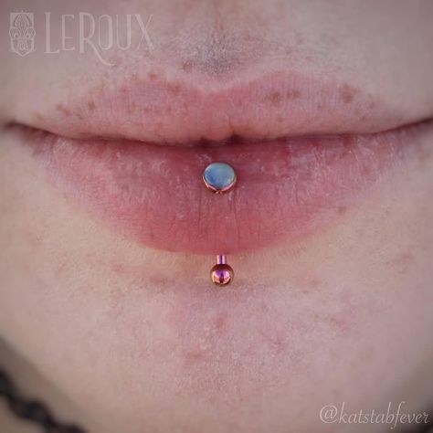 Stretched Philtrum, Vertical Philtrum Piercing, Vertical Philtrum, Vertical Labret Piercing Jewelry, Verticle Labret Piercing, Vertical Labret Jewelry, Spike Vertical Labret, Cute Vertical Labret Jewelry, Verticle Labret Jewelry