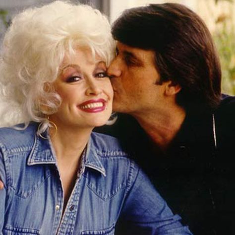 Dolly Parton Says This Is the Secret to Her 57-Year Marriage to Carl Dean - E! Online Dolly Parton Marriage, Dolly Parton Husband, Carl Thomas, Marry That Girl, Longest Marriage, Emotional Affair, Open Relationship, Country Music Singers, 50th Wedding Anniversary