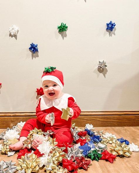 Infant Elf On The Shelf Ideas, Toddler Elf On The Shelf Pictures, Buddy The Elf Baby Photoshoot, Infant Elf On The Shelf Pictures, Elf On Shelf Baby Pictures, Christmas Toddler Photos, Baby As Elf On The Shelf, Elf On The Shelf Ideas Baby, Elf On The Shelf With Baby