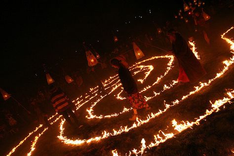 Fire ritual in Avalon Field | Flickr - Photo Sharing! Fire Divination, Fire Ritual, Fire Witch, Ritual Sacrifice, House Of Night, Flower Moon, The Boogeyman, Montage Photo, The Embrace