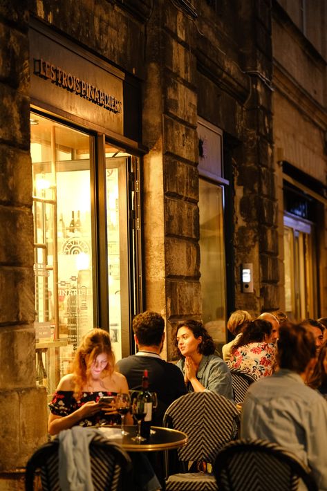 The Two Best Wine Bars in Bordeaux Night Coffee, Wine Bars, Bordeaux Wine, St Emilion, Bistro Style, City At Night, Bordeaux France, Best Wine, Brunch Spots