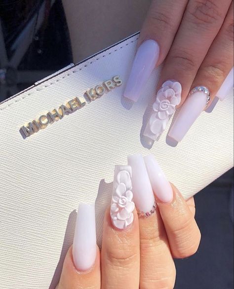 White Nail Ideas, 3d Acrylic Nails, 3d Flower Nails, Nails Beautiful, White Fits, White Acrylic Nails, Flower Nail Designs, Rose Gold Nails, Fall Acrylic Nails