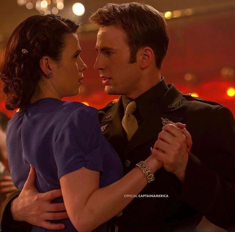 Steve Rogers And Peggy Carter, Captain America Peggy Carter, Marvel Couples, Grunge Pictures, Steve Rogers Captain America, Marvel Images, Peggy Carter, Agent Carter, And Peggy