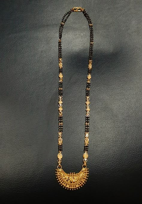 Black Bead Jewelry, Short Mangalsutra, Long Mangalsutra, Designer Dresses Couture, Gold Neck Chain, Silver Anklets Designs, Mangal Sutra, Unique Gold Jewelry, Unique Gold Jewelry Designs