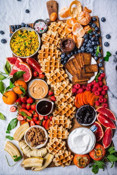 Vegan Brunch Board, Break Fast Charcuterie Board, Mini Waffle Charcuterie Board, Waffle Bar Charcuterie Board, Fruit Brunch Board, Pastry Breakfast Board, Cute At Home Brunch Ideas, Waffle Brunch Board, Waffle Board Brunch