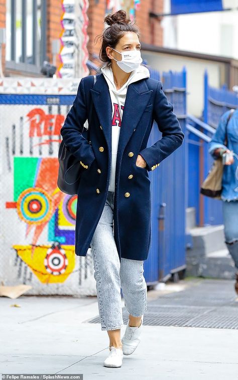 Navy Jacket Outfit, Sport Coat And Jeans, Navy Blue Blazer Outfit, Sport Coat Outfit, Blue Blazer Outfit, Blue Sport Coat, Navy Blue Coat, Blue Mom Jeans, Outfit Ideas For Women