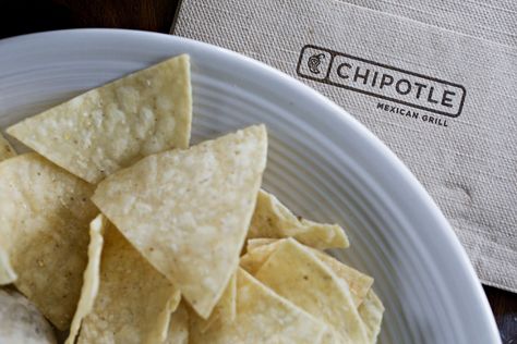 Chipotle's Top-Secret Guacamole Recipe, Just in Time for Cinco de Mayo Diy Chipotle, Chipotle Chips, Chipotle Guacamole Recipe, Chipotle Guacamole, Tortilla Chip Recipe, Chipotle Mexican Grill, Top Secret Recipes, Mexican Grill, Chips Recipe