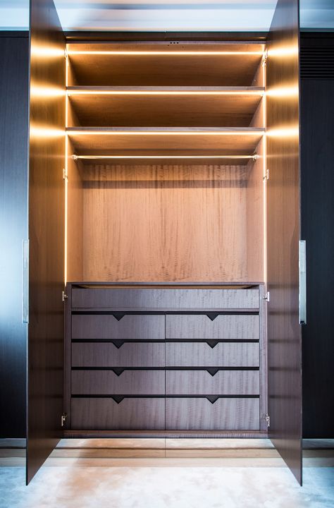 Profile Lights In Wardrobe, Wardrobe Internal Detail, Wardrobe Led Lighting, Wardrobe Lighting Ideas, Wardrobe Internal, Wardrobe Internal Design, Cupboard Lighting, Walk In Closet Ideas, Cupboard Ideas