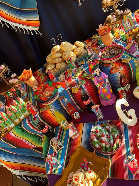 Mexican Snacks Table Party Ideas, Dessert Table Graduation Party, Mexican Dessert Table, Party Snack Table, Dessert Table Graduation, Mexican Treats, Mexican Party Decorations, Mexican Snacks, Mexican Birthday