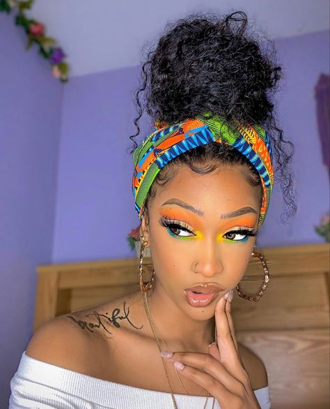 Headwrap Hairstyles, Maquillage Yeux Cut Crease, African Hair Wrap, Braided Scarf, Makeup For Black Skin, Hair Wrap Scarf, Hair Scarf Styles, Head Scarf Styles, Pelo Afro