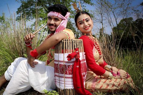 Assamese Couple, Honeymoon Tour, Bollywood Couples, Feeling Pictures, Cute Photo, Duke University, Couple Photoshoot, Organic Plants, Cute Couple Images