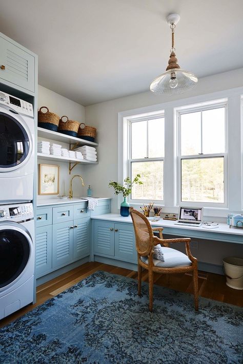 Mud Room Laundry Room Combo, Laundry Craft Rooms, Laundry Room Ideas Small Space, Creative Desk, Desk Solutions, Tiny Laundry Rooms, Mudroom Laundry Room, Laundry Room Renovation, Entry Ways