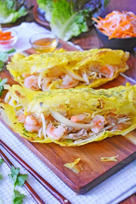 Vietnamese Dipping Sauce, Vietnamese Crepes, Vietnamese Dessert, Cambodian Food, Banh Xeo, Khmer Food, Savory Crepes, Thai Street Food, Vietnamese Cuisine