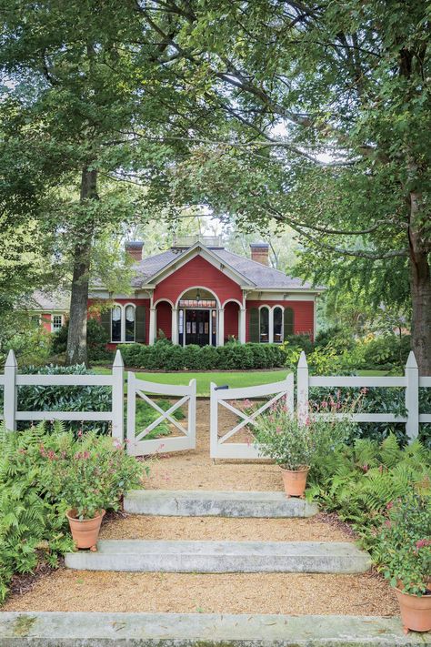 Gate Fence, First Garden, Late Summer Flowers, Natural Landscaping, Farmhouse Landscaping, Lawn And Landscape, Large Yard, Unique Gardens, House Landscape