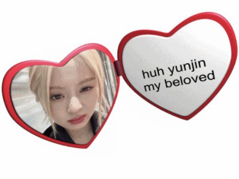 #yunjin #huhyunjin #lesserafim #meme Love You Twice Huh Yunjin, Yunjin Funny, Girlfriend Kpop, Comfort Words, Huh Yunjin, Crazy Fans, Screen Icon, Better Than Yours, I Love My Girlfriend