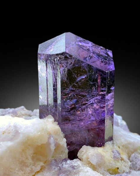 Minerals: ❇️ Scapolite on Marble ❇️ Top grade terminated Purple color Scapolite on marble matrix. Crystal has gem grade luster and transparency. Its perfect self standing and aesthetic specimen. Weight : 150 Gram Size : 72*61*54 mm Origin : Badakhshan Afghanistan #scapolite #scapolitecrystal #scapolitestone #rarecrystals #rareminerals #finemineralspecimen #tourmalinekingsworldwide #turmalina #tourmalinekings #quartz #smokyquartz #crystals #crystalcluster #crystalsofinsta #minerals #mineral... Marble Aesthetic, Badakhshan Afghanistan, Fine Minerals, Purple Marble, Crystal Cluster, Mineral Specimen, Rocks And Minerals, Marble Top, Smoky Quartz