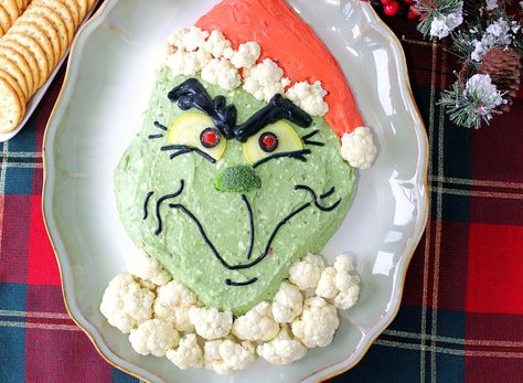 Warm the hearts of your family and friends this Christmas season with this easy to make realistic looking Grinch Guacamole. Grinch Guacamole, Sunflower Crunch Salad, Vanilla Frosting For Cupcakes, Christmas Dip, Crunch Salad, Guacamole Dip, Grinch Christmas Party, Grinch Party, Christmas Traditions Family