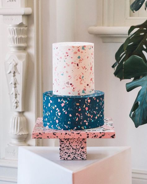 Katherine Sabbath on Instagram: “I’ve for aaaaages wanted to make a terrazzo cake, & finally freaking wow here it is! Happy 40th birthday to our most stylish friend,…” Terrazzo Cake, Cake Decorating Trends, Katherine Sabbath, Eat Beautiful, Cake Bar, 21st Cake, Daisy Cakes, Summer Wedding Cakes, Vegan Wedding