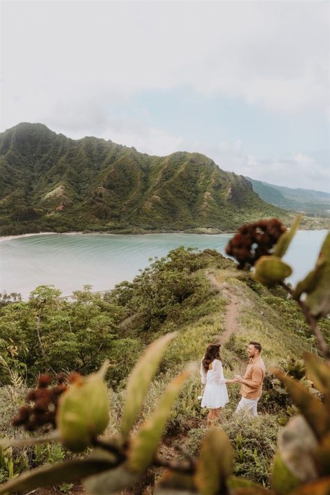 Honolulu Beach, Adventure Engagement Photos, Oahu Wedding, Dance It Out, Engagement Sessions, Oahu Hawaii, Best Hikes, Hawaiian Islands, Sunset Photos