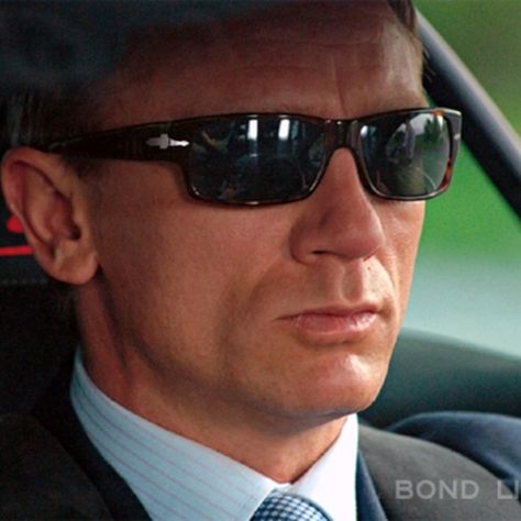 James Bond Persol - Casino Royal  Very Rare Daniel Craig Fashion, Persol Sunglasses Men, Vintage Style Men, Daniel Graig, Persol Sunglasses, James Bond 007, Daniel Craig, Mens Eyewear, Sunglasses Men