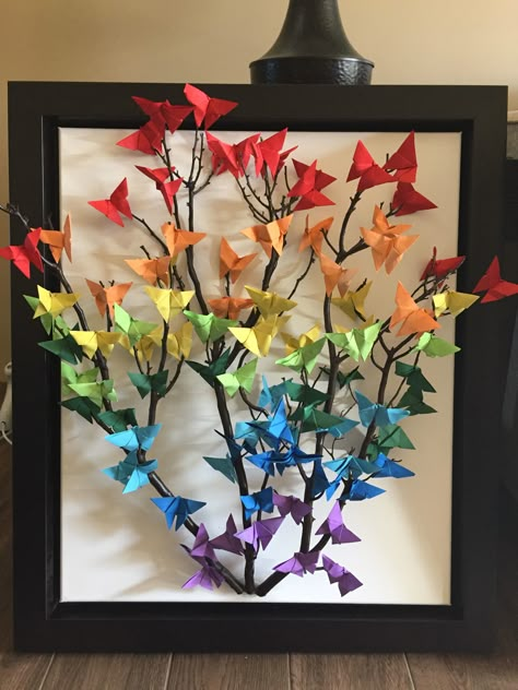 Origami Decoration Wall, Origami Display, Diy Origami Decor, Paper Crane Mobile, Origami Garland, Art Auction Projects, 1000 Paper Cranes, Origami Home Decor, Origami Wall Art