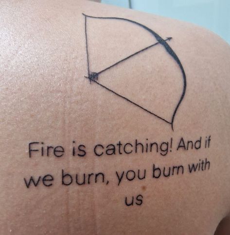 Tattoo Ideas Hunger Games, Dystopian Tattoo, Hunger Games Tattoo, Games Tattoo, Gaming Tattoo, Turtle Tattoo, Swag Cartoon, Henna Tattoo, Back Tattoo