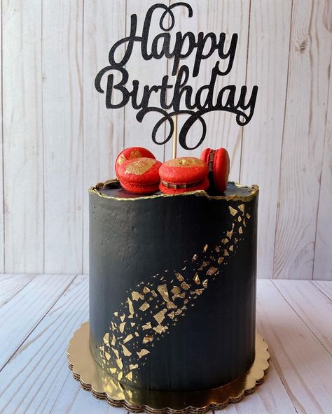 Red And Black Cake For Men, Red Black And Gold Cake, Gold And Red Cake, Black And Gold Cake, Cupcake Business, Red Birthday Cakes, Grad Cake, Design Black Gold, 21 Diner