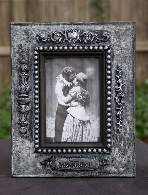 3d Picture Frame Ideas, Prima Molds, Iod Molds, Ornate Books, Iod Moulds, Decoupage Plates, Steampunk Key, Furniture Appliques, Picture Frame Designs