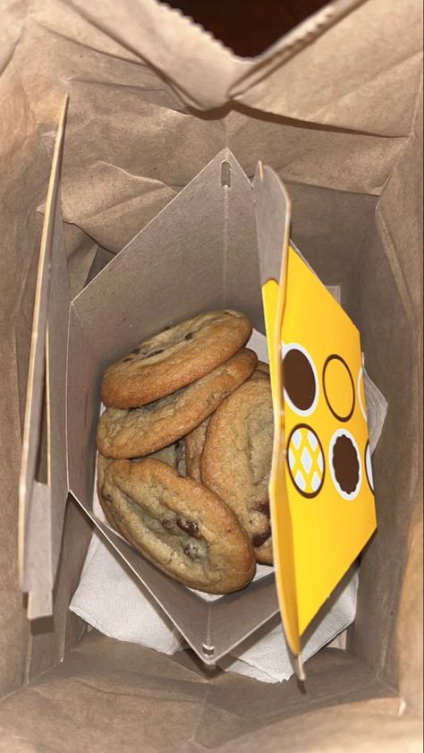 Mcdonald’s Oatmeal Cookies, Macdonald Food Mcdonald's Aesthetic, Mcdonalds Pizza, Mcdonalds Backpack, Mcdonalds Cookies, Mcdonalds Mcmuffin, Mcdonald’s Mcmuffin, City View Night, Eat Snacks