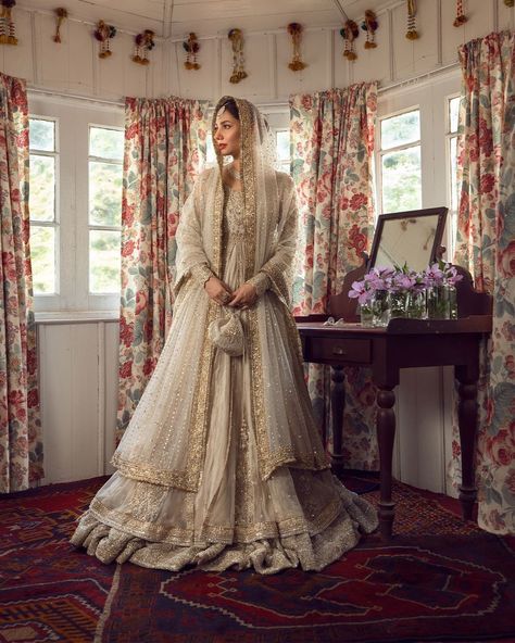 Pishwas Pakistani, Faiza Saqlain, Pakistani Bridal Dress, Nikkah Dress, Mahira Khan, Pakistani Wedding Dress, Pakistani Bridal Dresses, Bridal Shoot, Pakistani Bridal